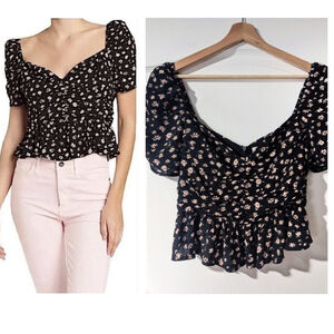 ASTR the Label | Sweetheart neckline top in Floral ditsy print